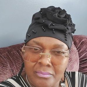 Meet your Posher, Sharon